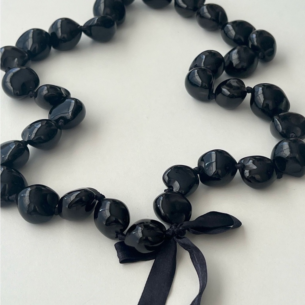 Elegant Black Beaded Necklace